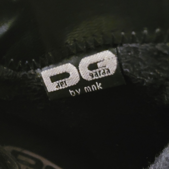 Ladies Del Garda by MNK black suede zipper booties - size 40 - Picture 9 of 9